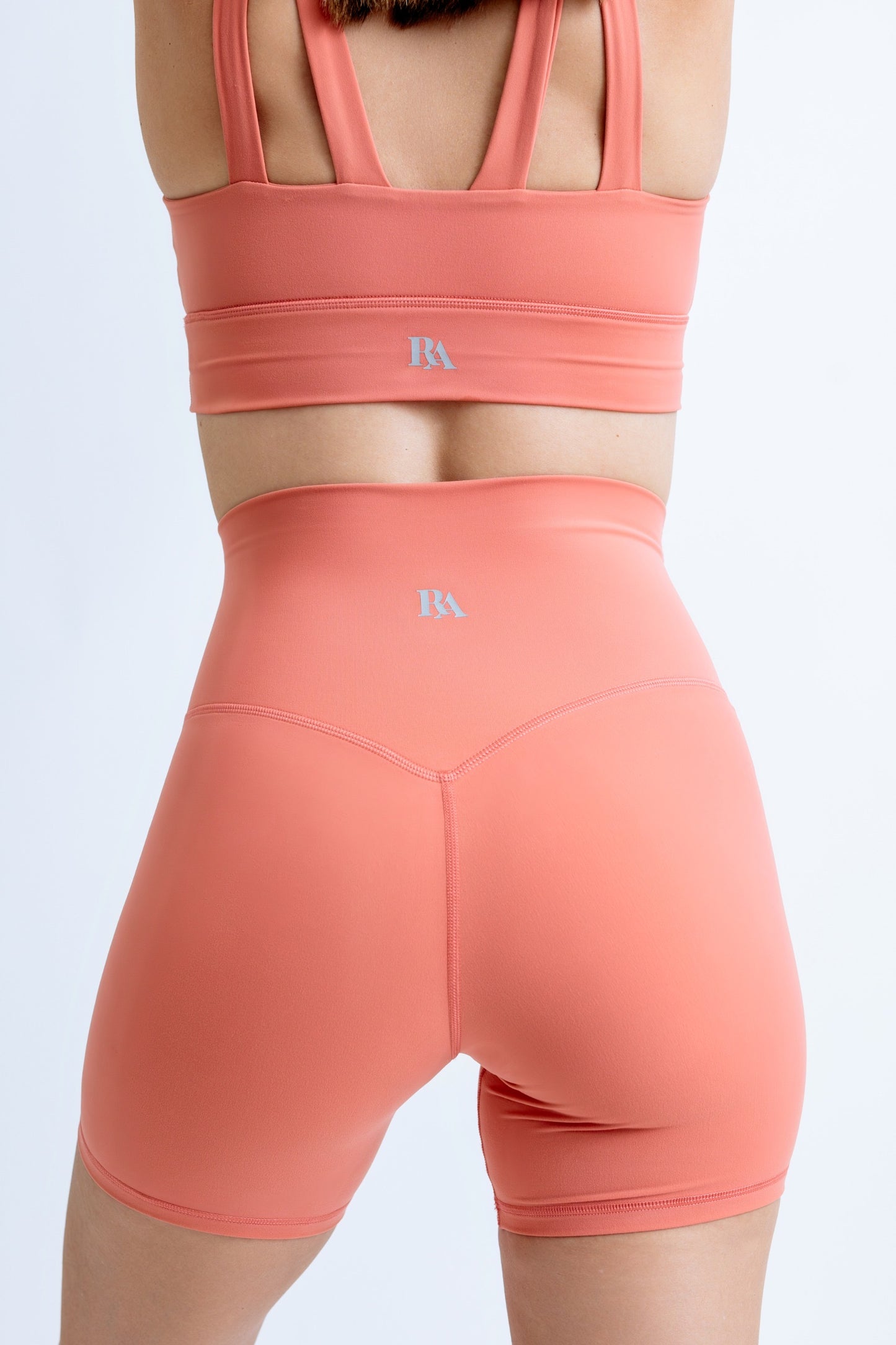 Short Nova “Peach Glow”